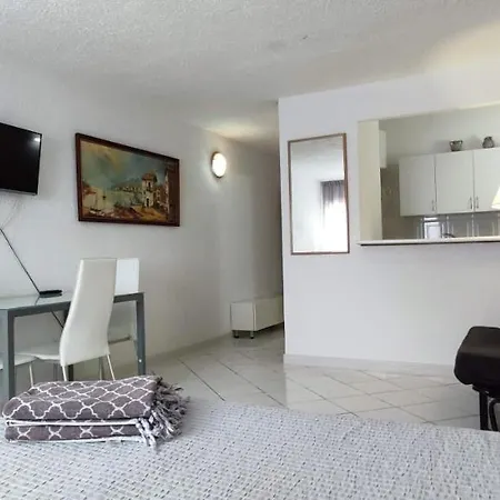 Apartment Barandas